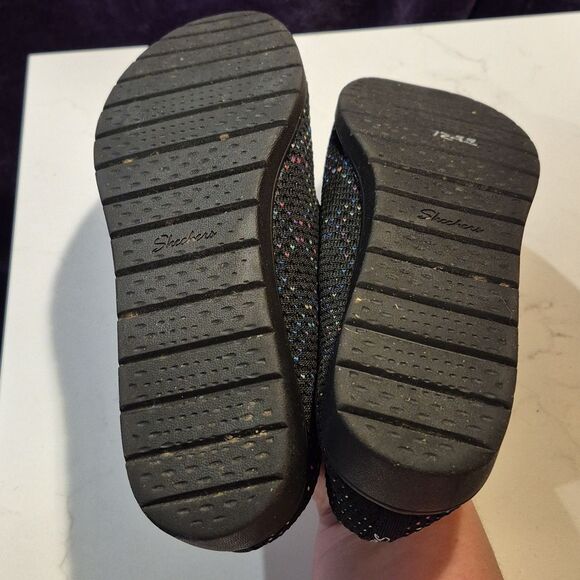 Skechers 8 Black with Bright color fabric stretch - Picture 6 of 7